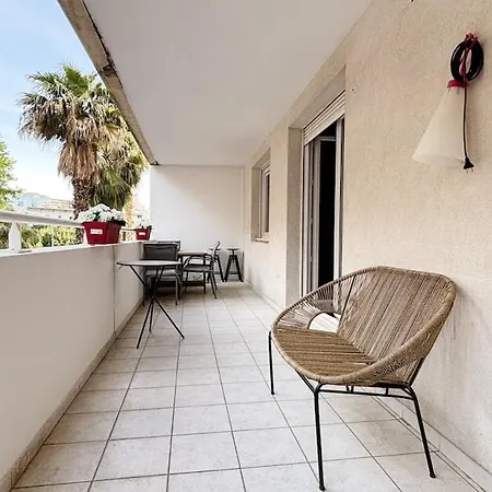 - 2-room For 4 People, Ultra Apartman