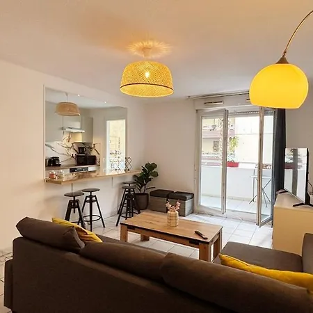 - 2-room For 4 People, Ultra *